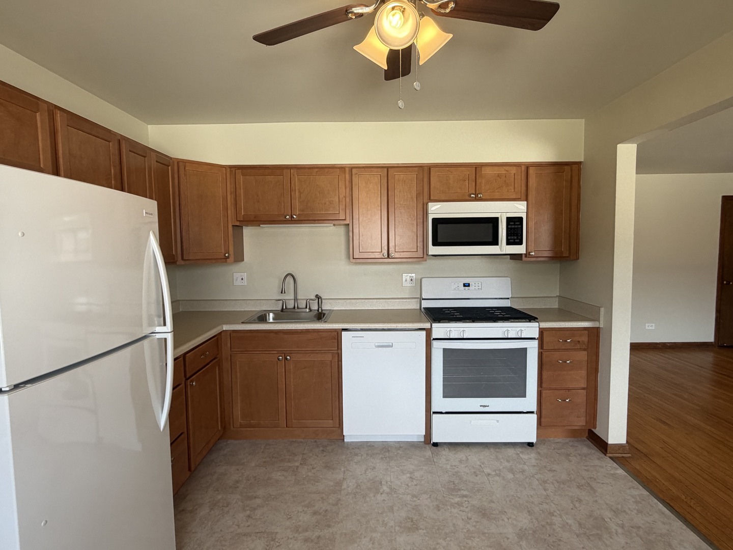 826 N Milwaukee Avenue D2 Property Photo 5