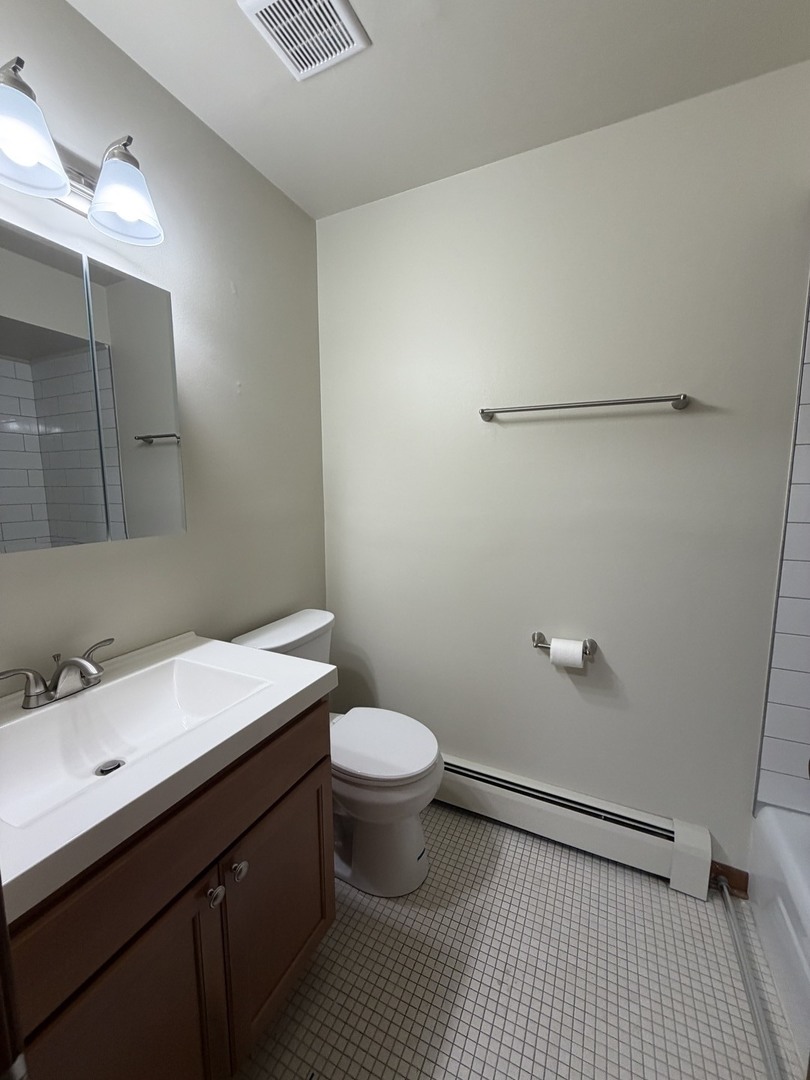 826 N Milwaukee Avenue D2 Property Photo 7