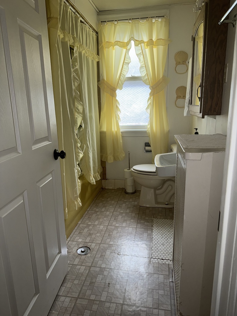10753 S Hale Avenue Property Photo 6
