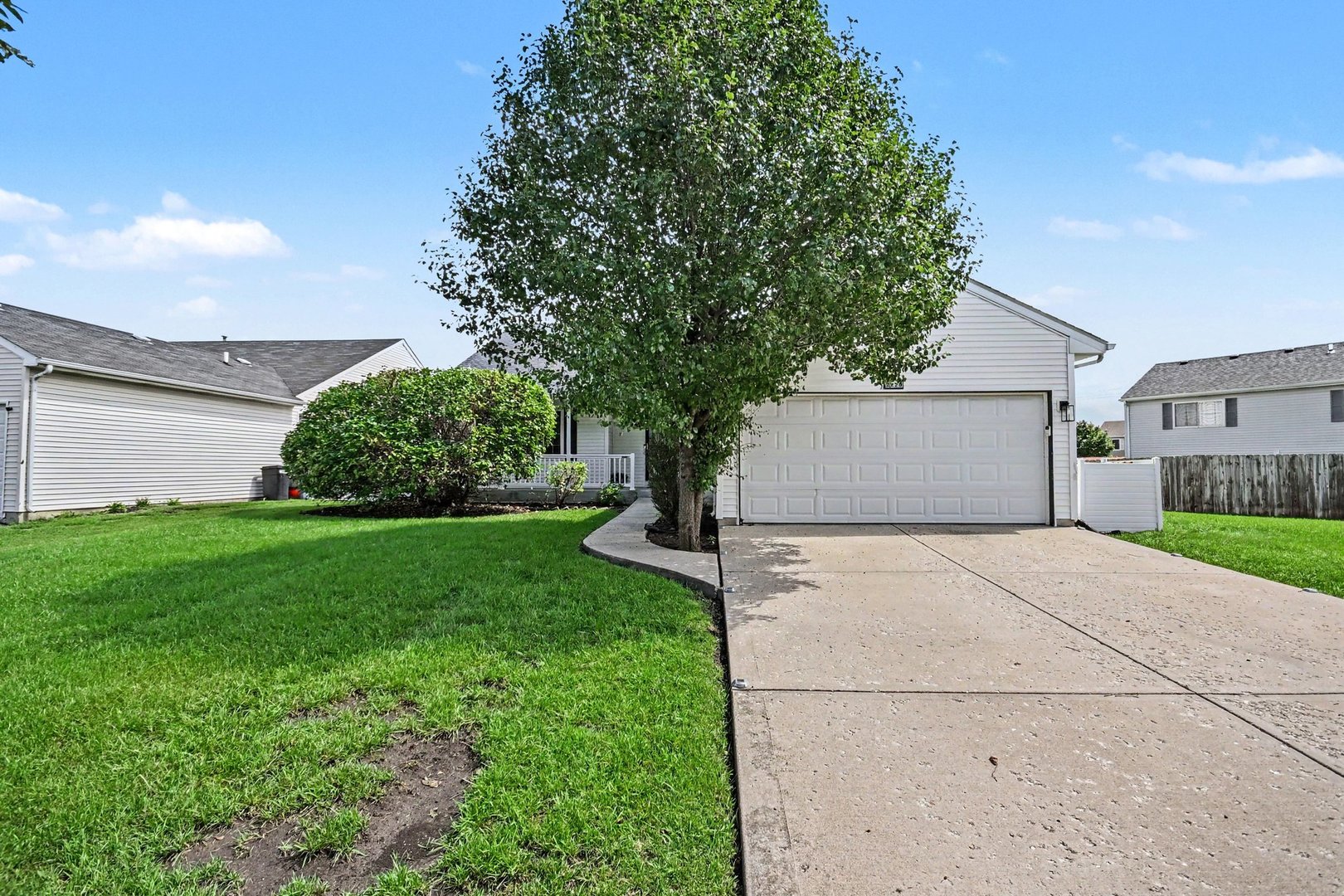 2220 White Eagle Drive Property Photo 2