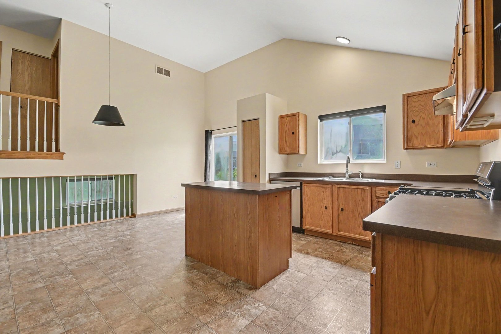 2220 White Eagle Drive Property Photo 6