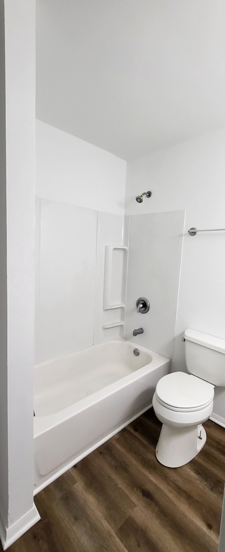 1607 E Maple Terrace 2d Property Photo 14
