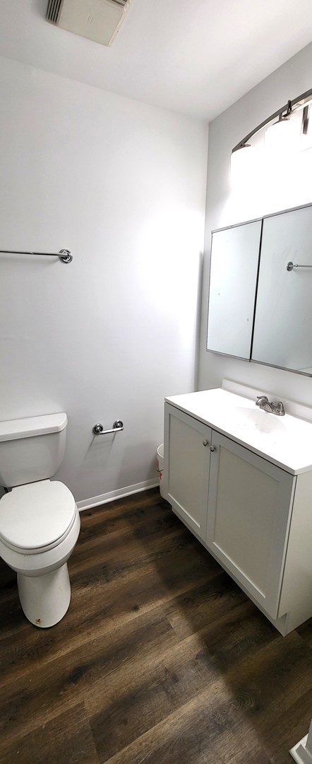1607 E Maple Terrace 2d Property Photo 15