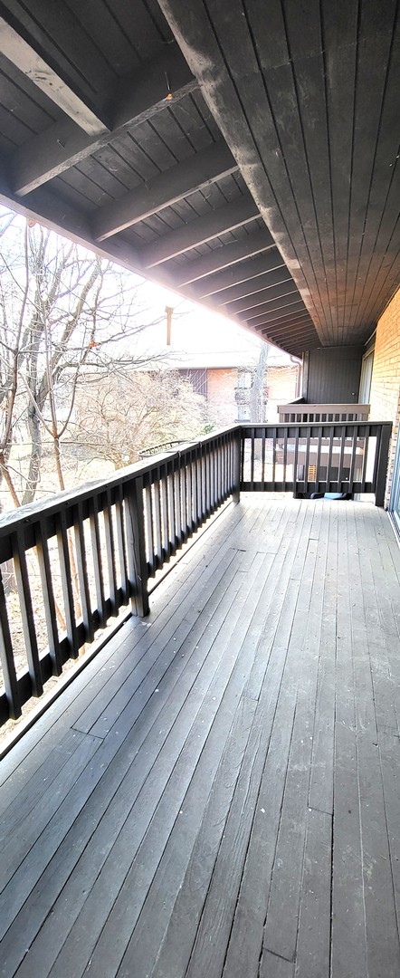 1607 E Maple Terrace 2d Property Photo 16
