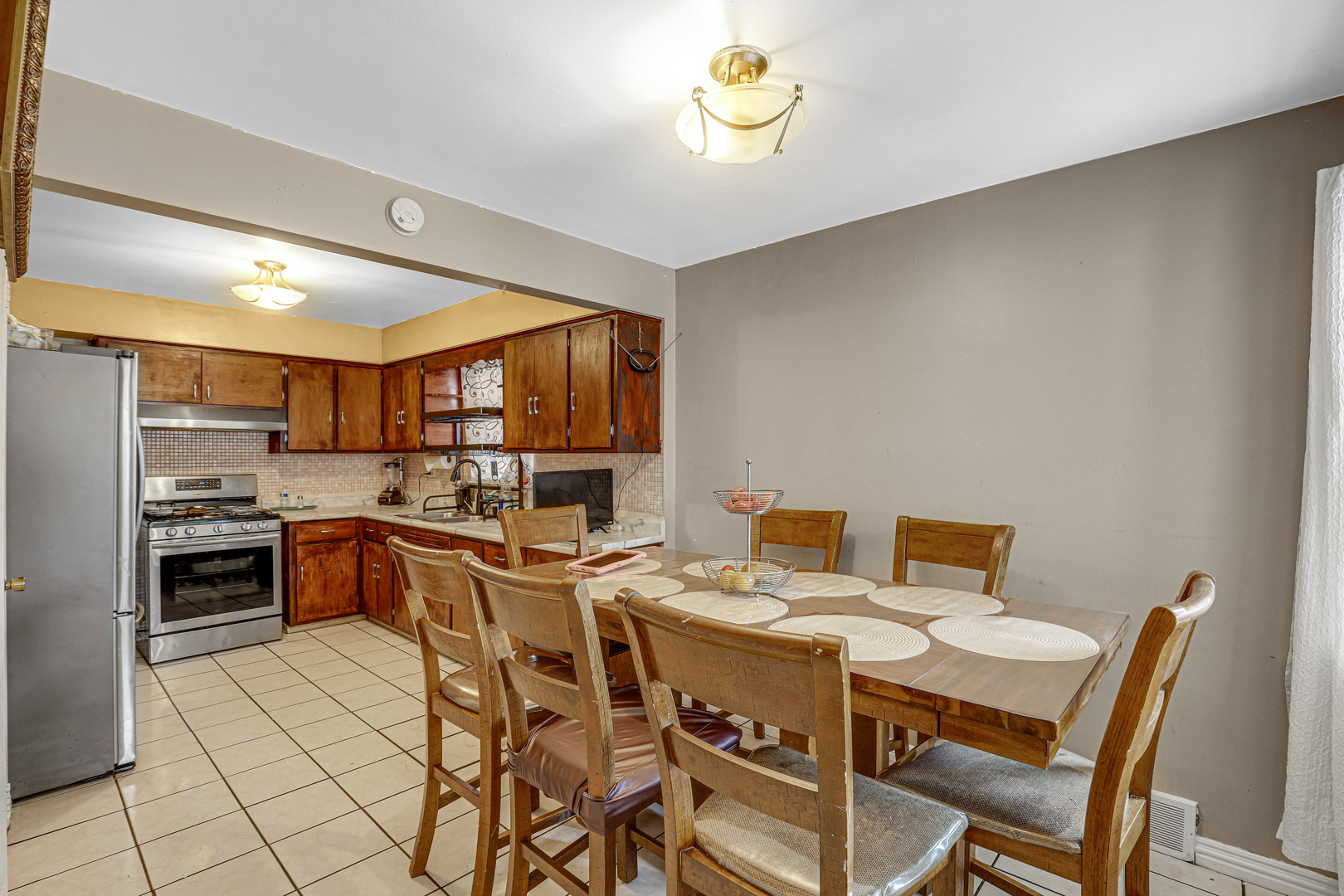 2632 N Merrimac Avenue Property Photo 9