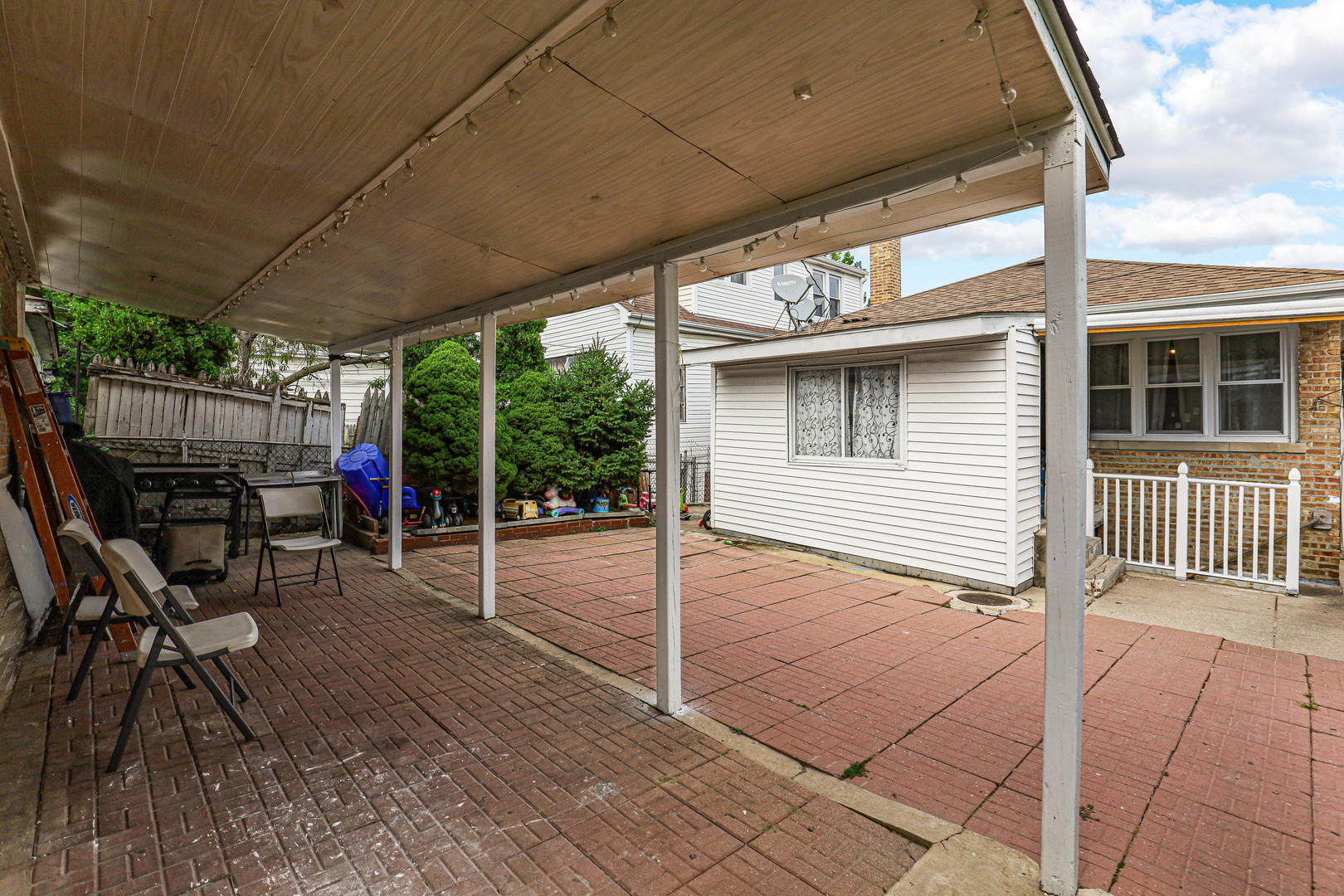 2632 N Merrimac Avenue Property Photo 23
