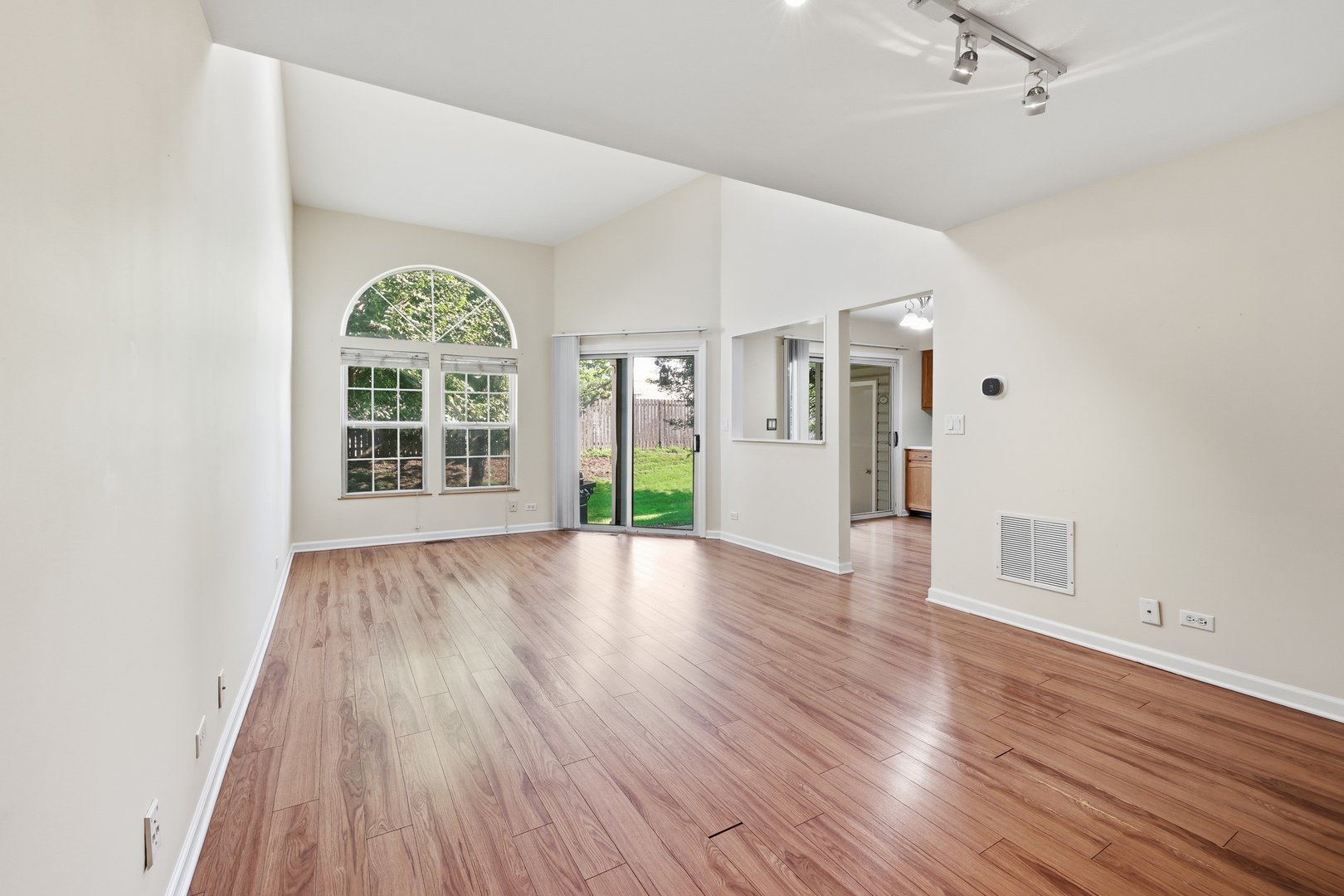 383 Kerry Court Property Photo 4