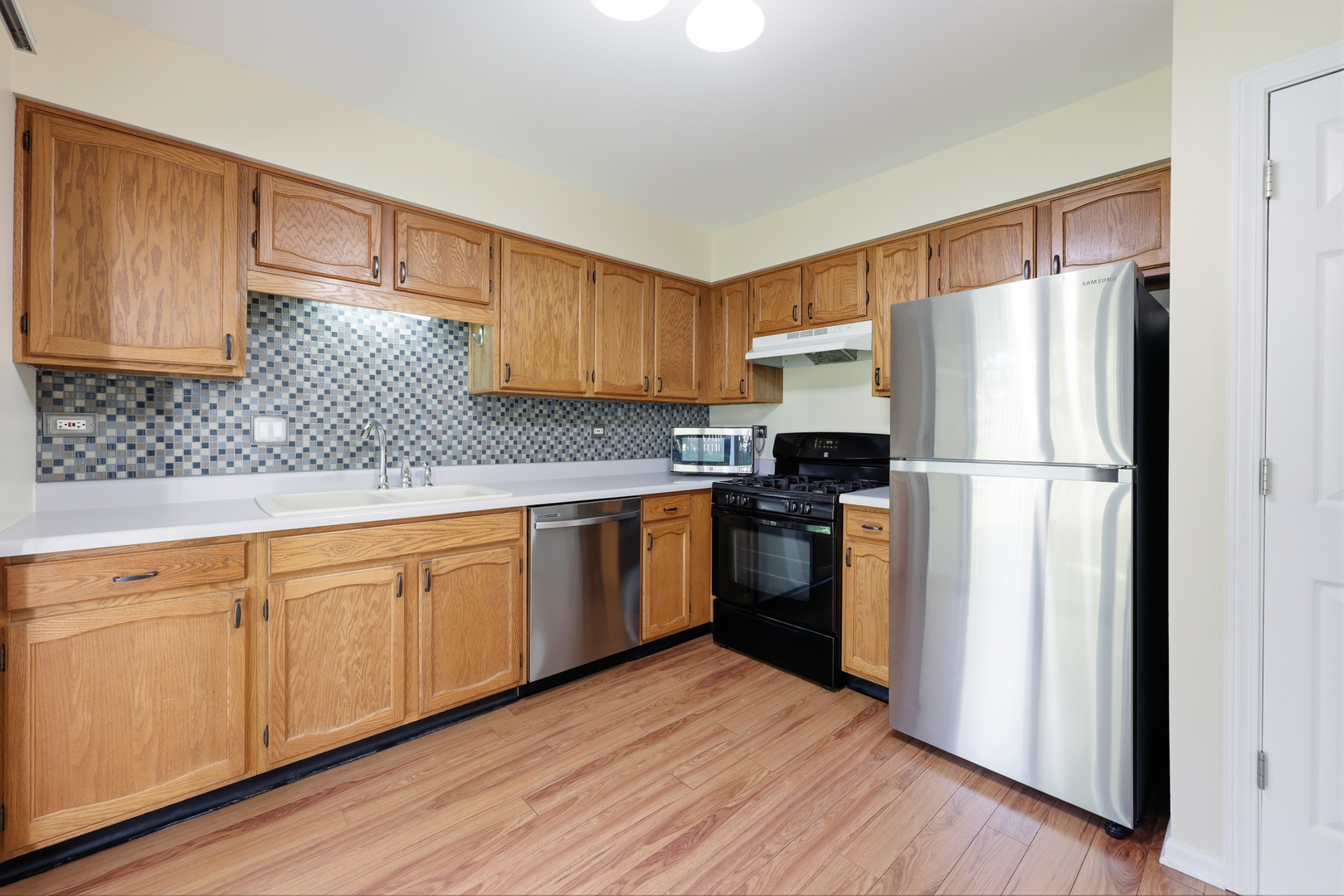 383 Kerry Court Property Photo 6