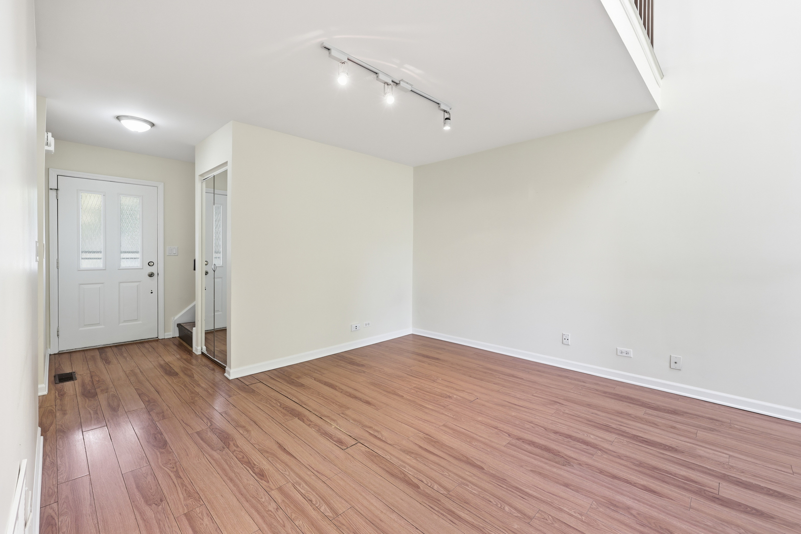 383 Kerry Court Property Photo 8