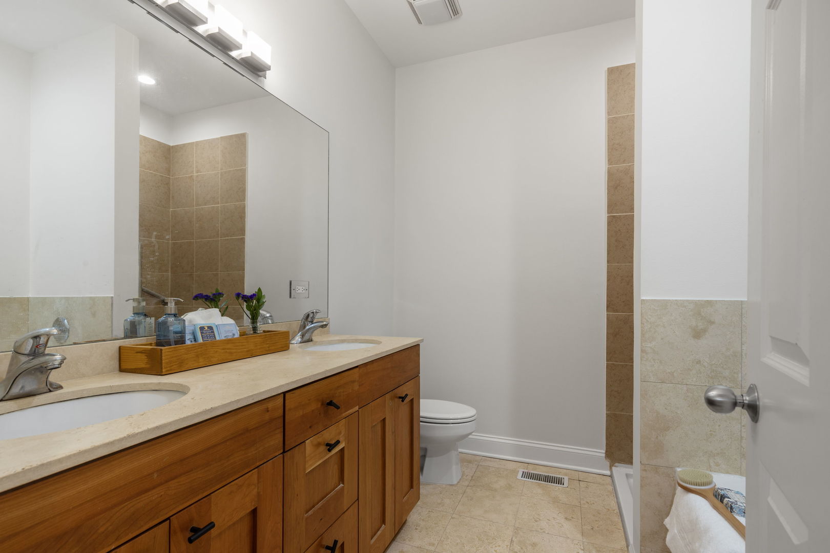 4662 N Winthrop Avenue 1s Property Photo 14