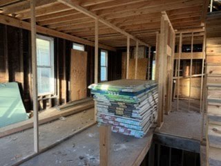 6912 S Woodlawn Avenue Property Photo 3