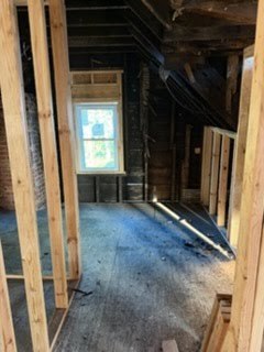 6912 S Woodlawn Avenue Property Photo 6