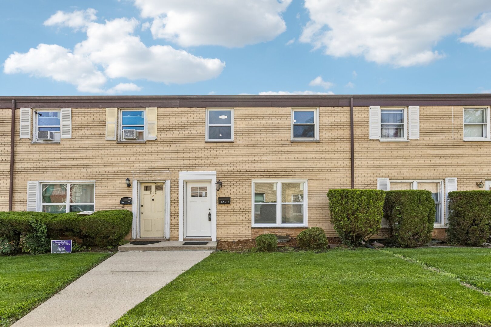852 Colonial Drive E Property Photo 1