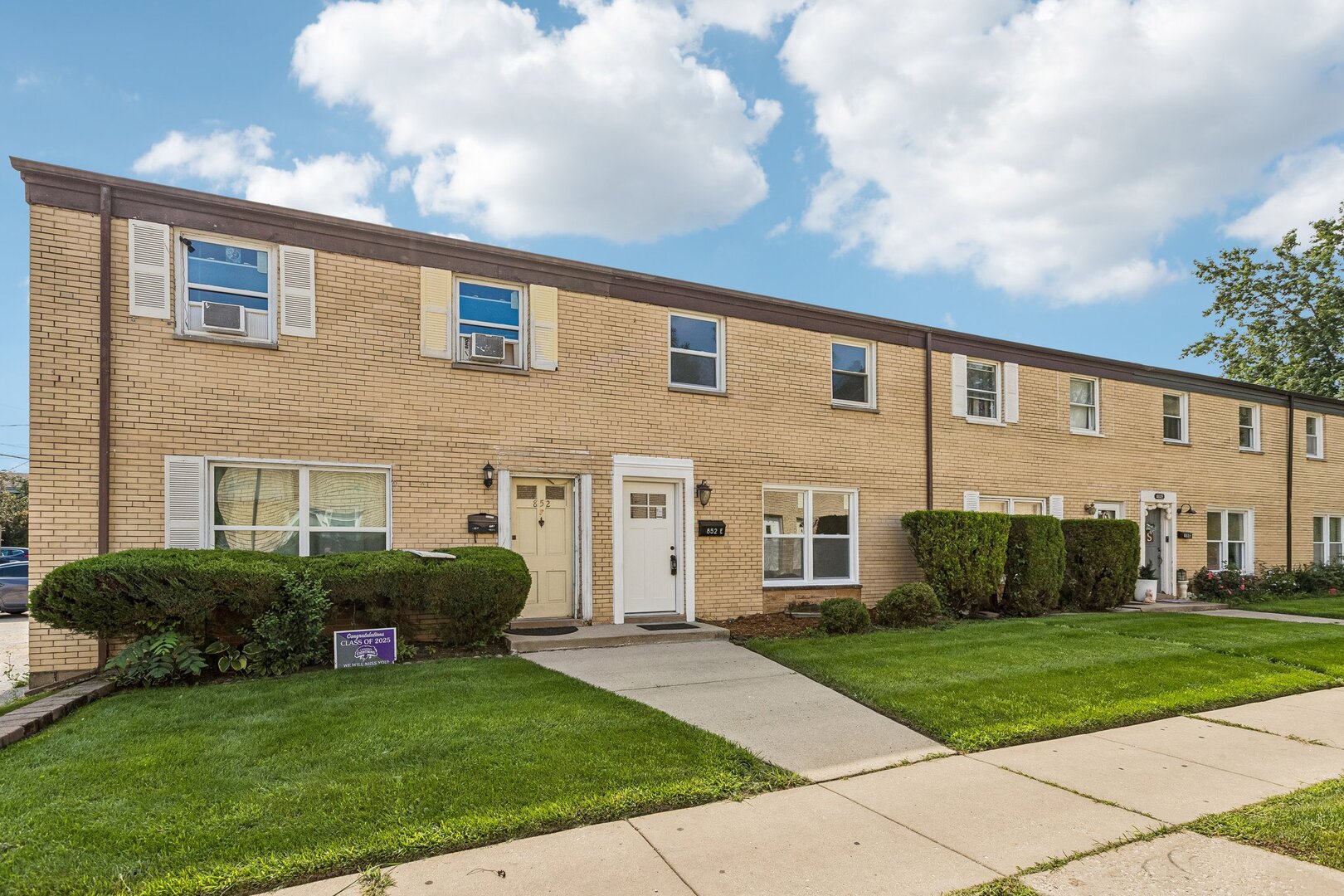 852 Colonial Drive E Property Photo 2