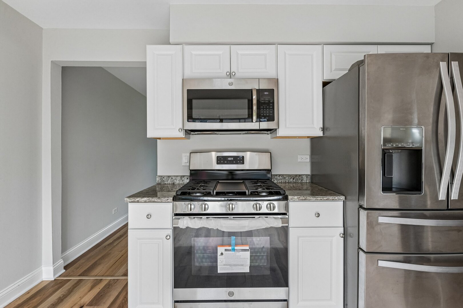 852 Colonial Drive E Property Photo 11