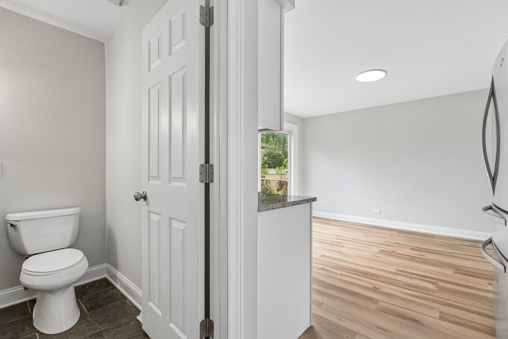 852 Colonial Drive E Property Photo 15