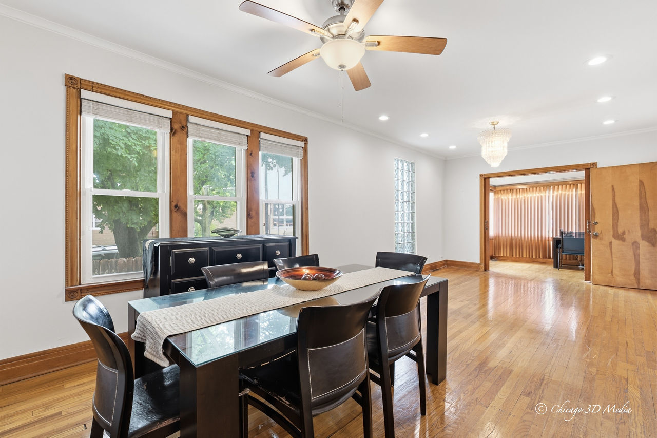 5364 N Latrobe Avenue Property Photo 6