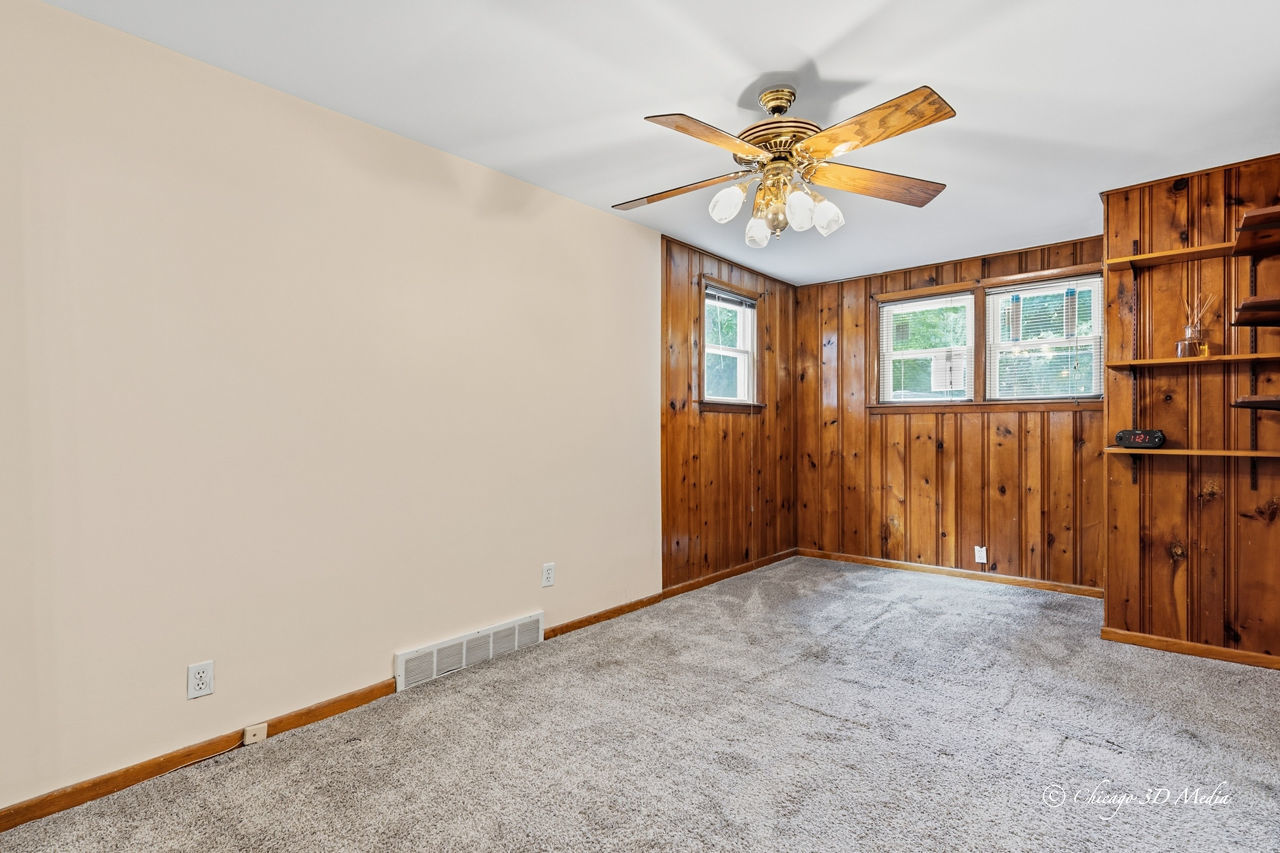 5364 N Latrobe Avenue Property Photo 9