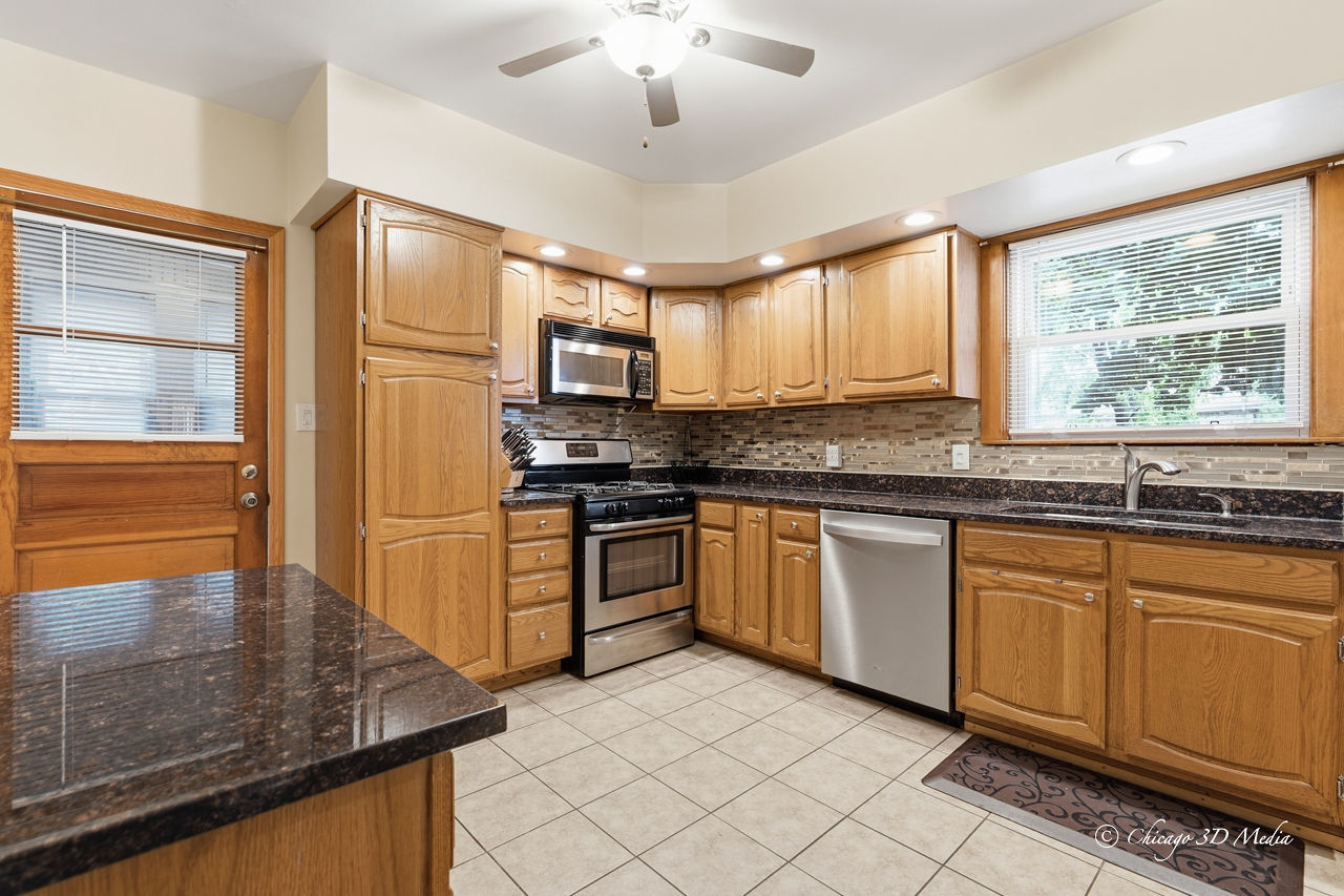 5364 N Latrobe Avenue Property Photo 11