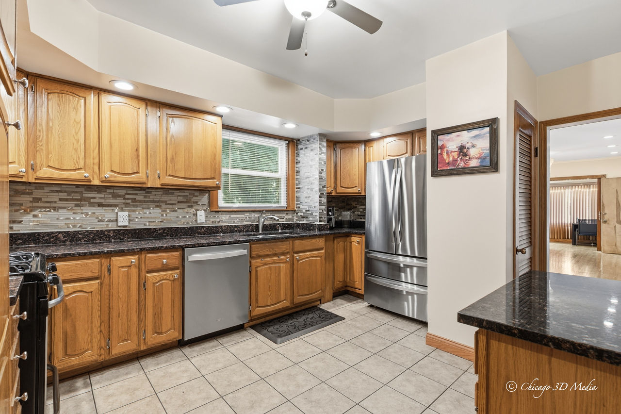 5364 N Latrobe Avenue Property Photo 12
