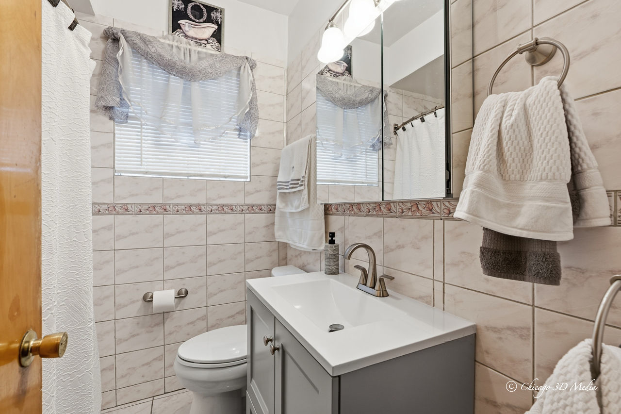 5364 N Latrobe Avenue Property Photo 13