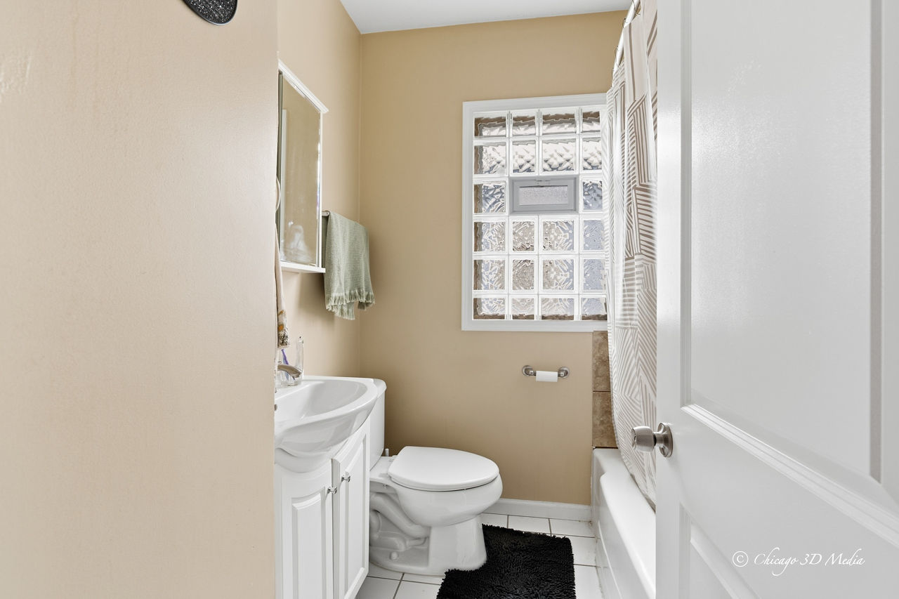 5364 N Latrobe Avenue Property Photo 19