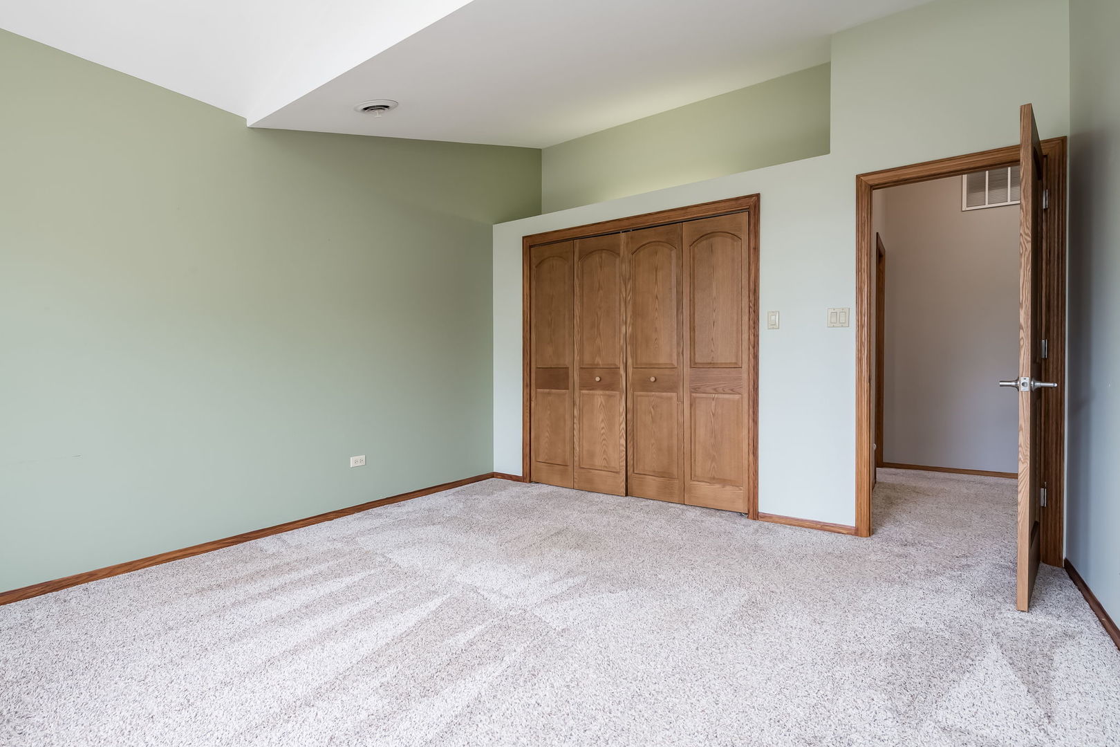 905 Shelly Lane Property Photo 24