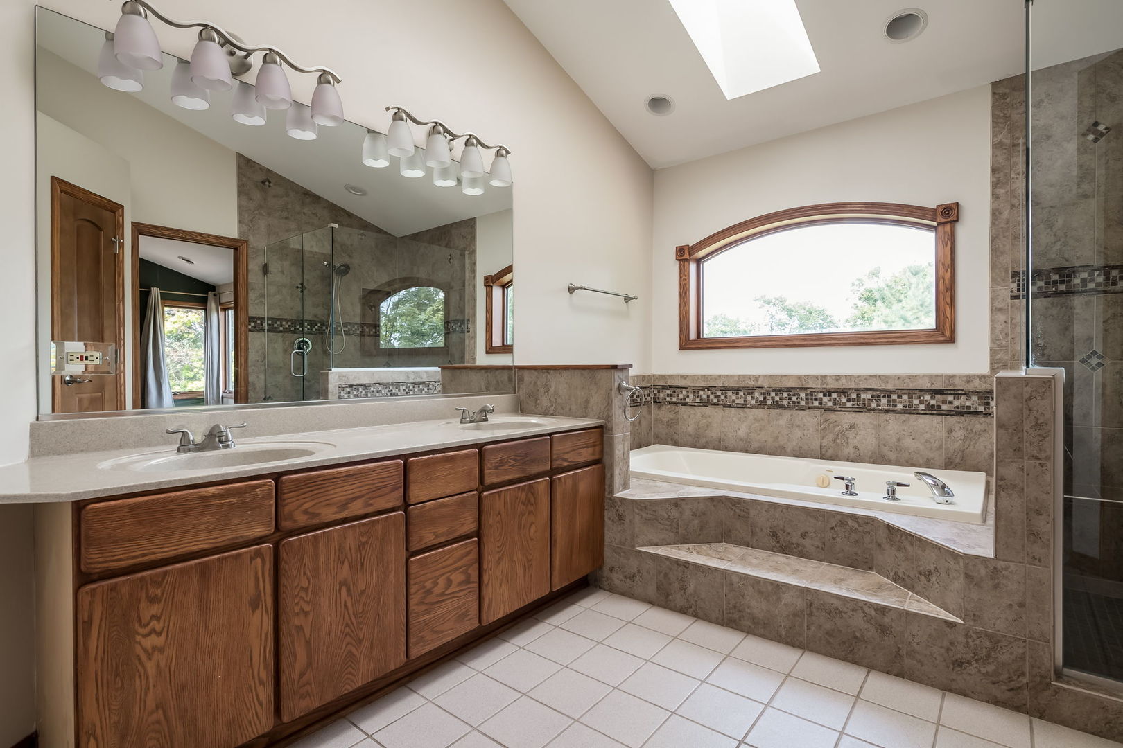 905 Shelly Lane Property Photo 36