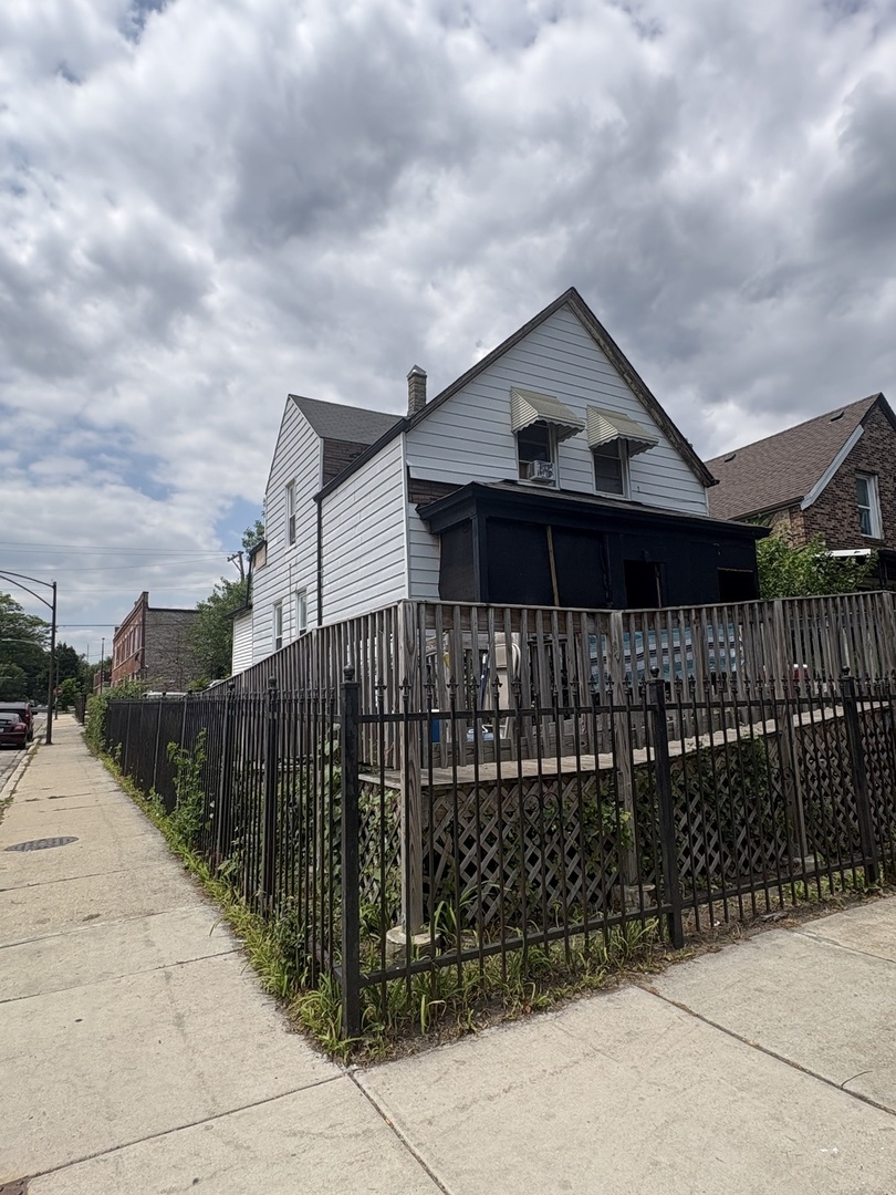 7158 S May Street Property Photo 1