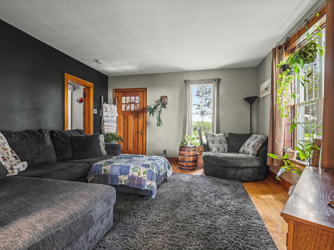 4139 S Spielman Road Property Photo 8