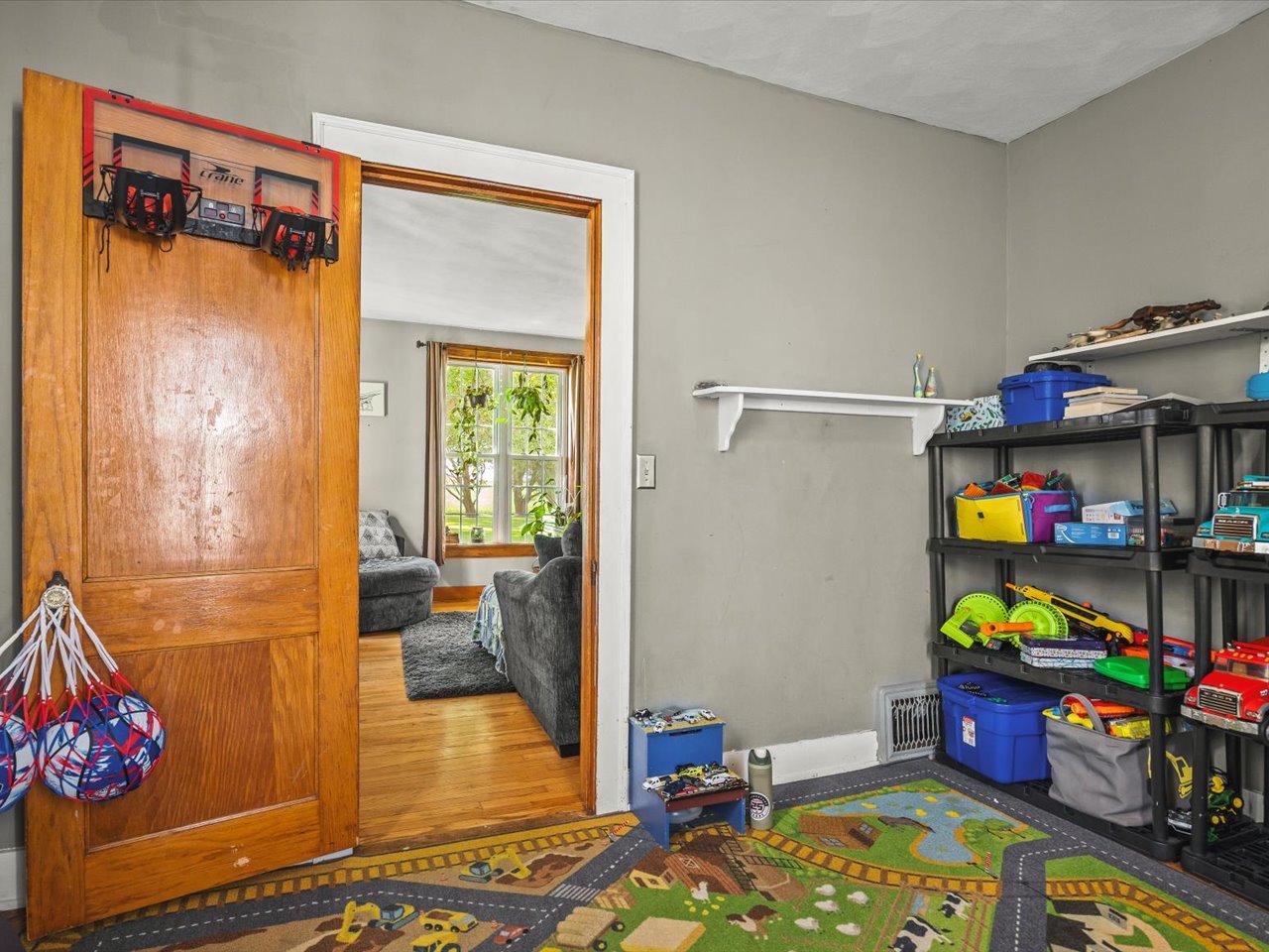 4139 S Spielman Road Property Photo 18