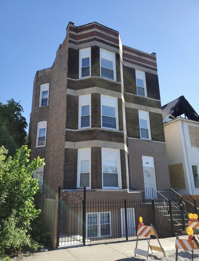 943 W 59th Street 3 Property Photo 1