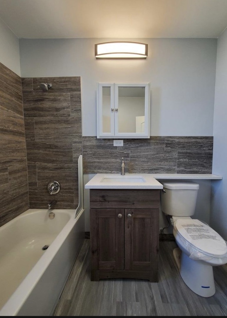943 W 59th Street 3 Property Photo 13
