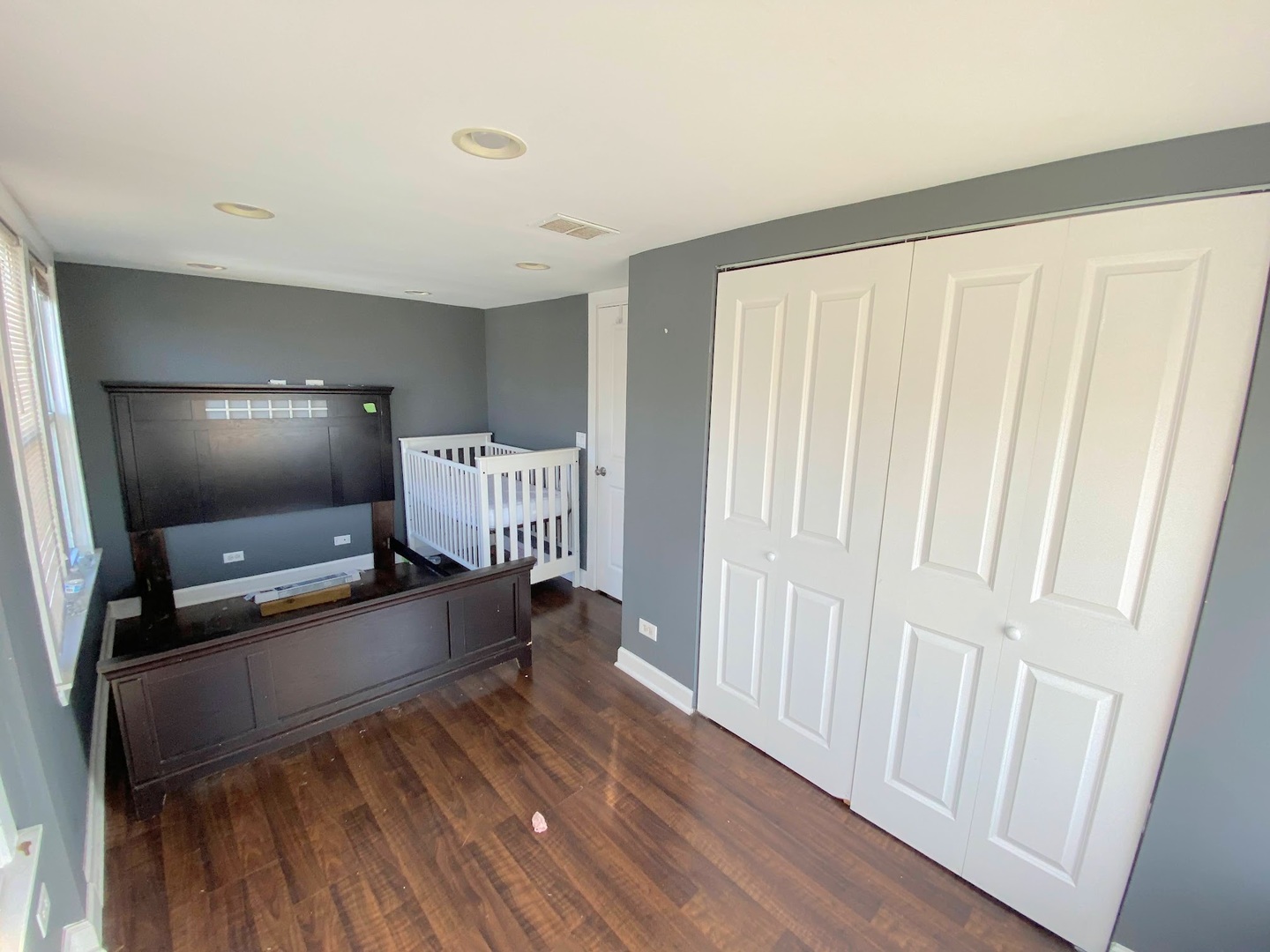 4610 N Harding Avenue 2 Property Photo 5