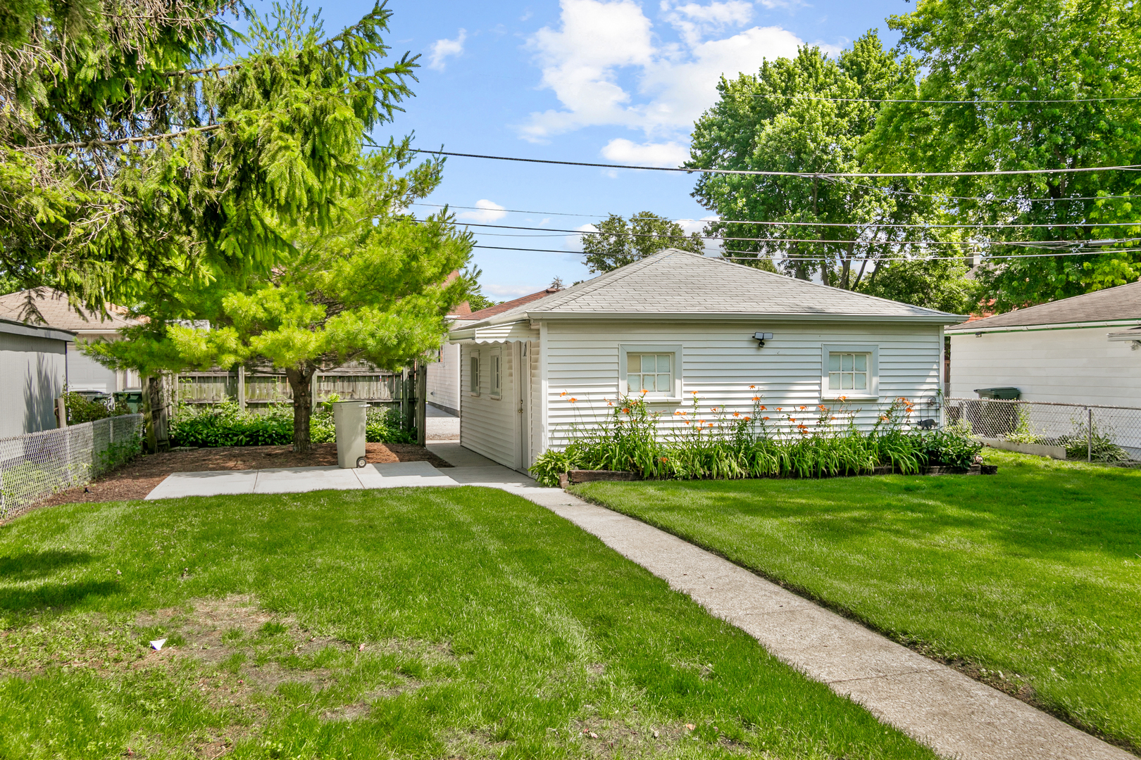 9516 Jackson Avenue Property Photo 3