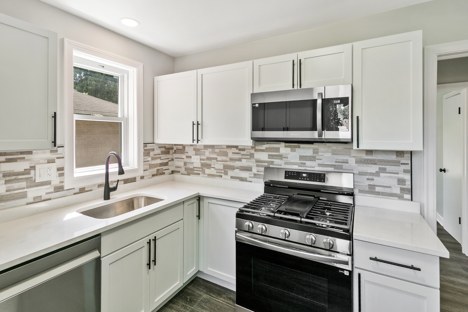 9516 Jackson Avenue Property Photo 13