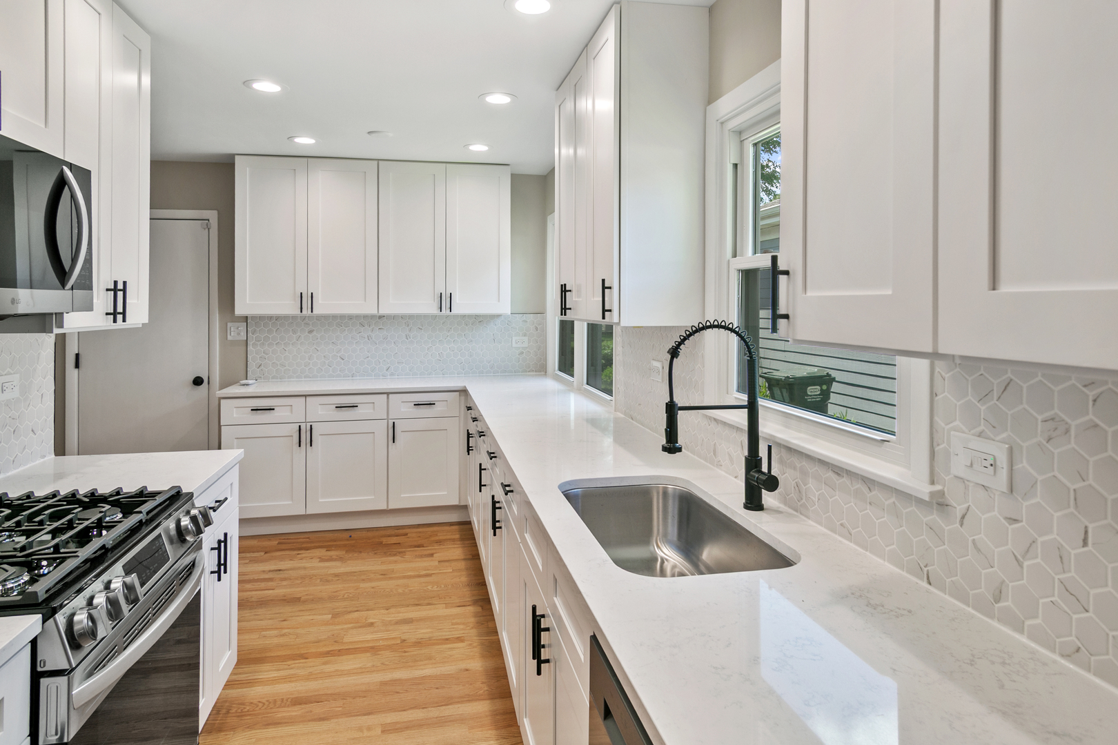 145 Walton Street Property Photo 3