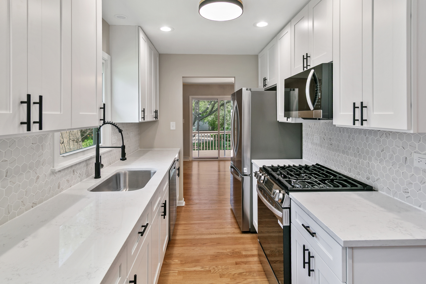 145 Walton Street Property Photo 4