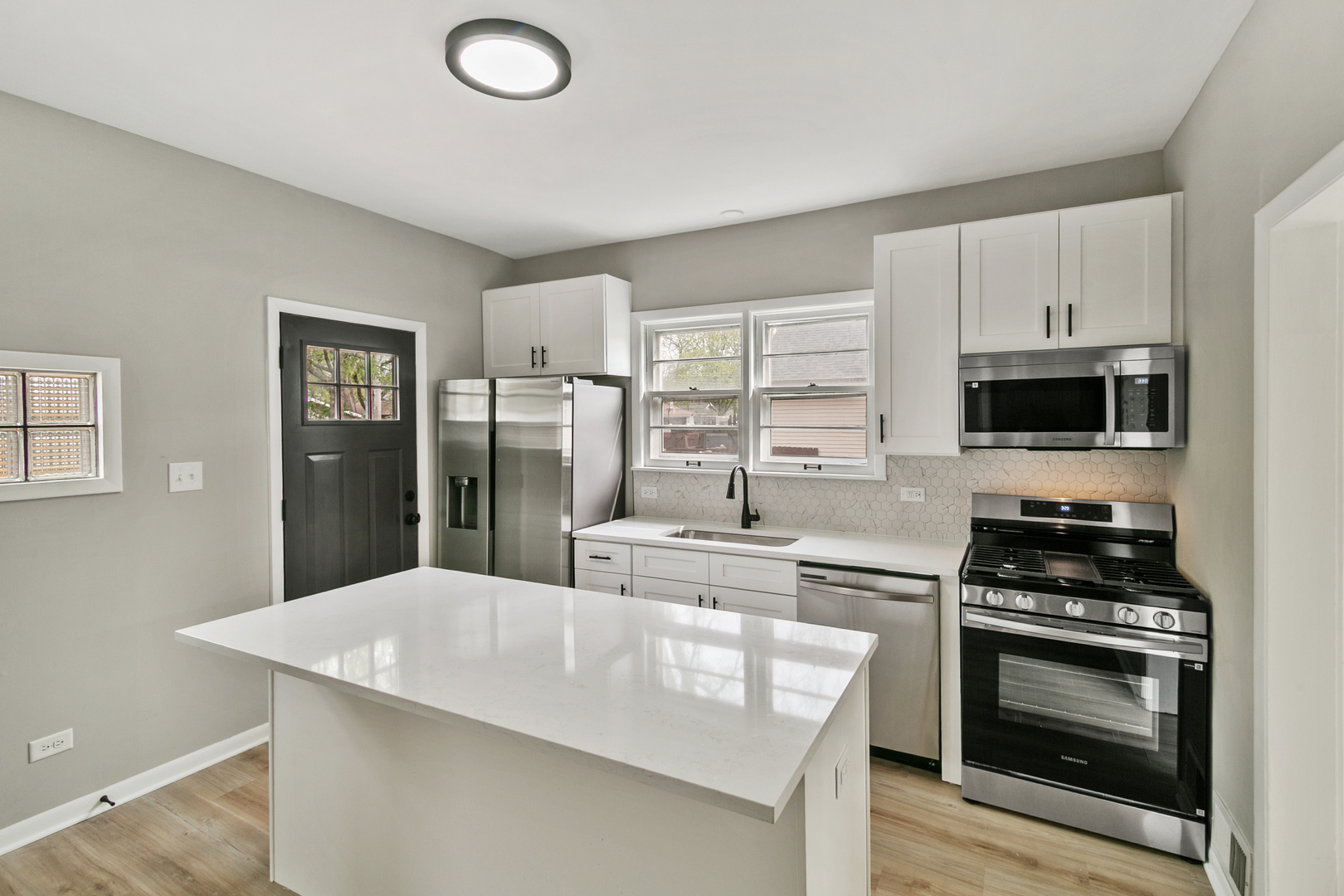18415 Morris Avenue Property Photo 3