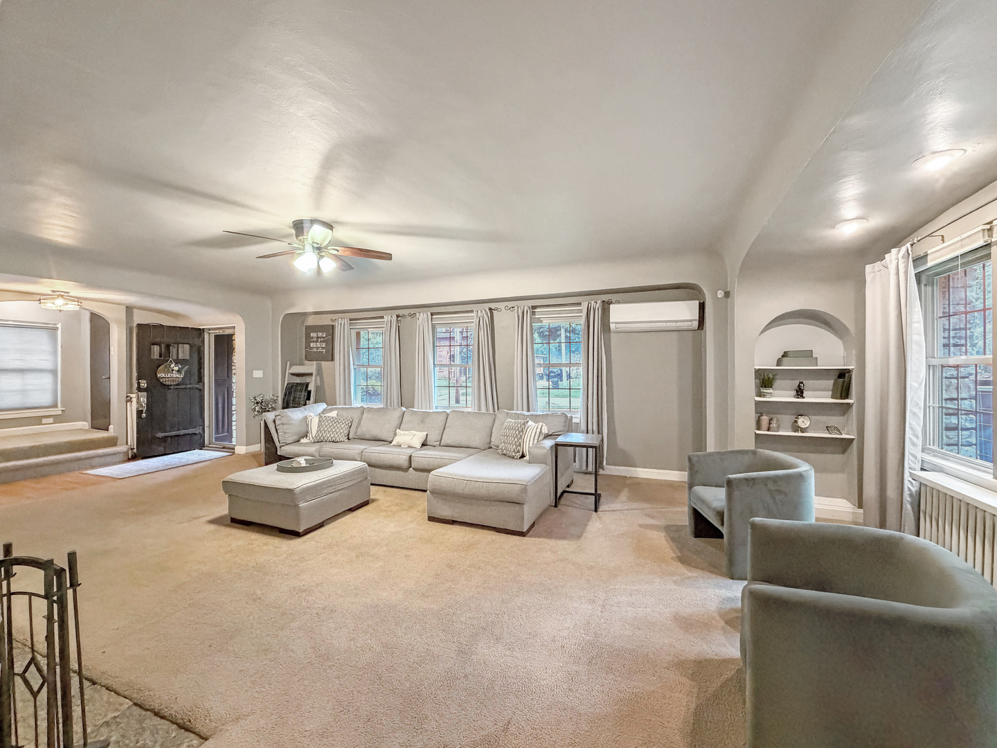 1544 W Lincoln Boulevard Property Photo 8