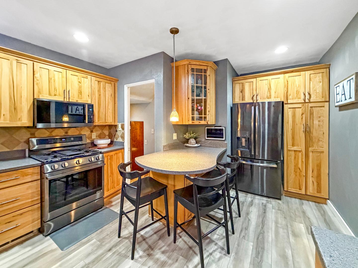 1544 W Lincoln Boulevard Property Photo 15