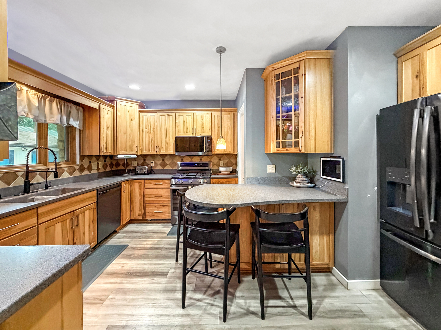 1544 W Lincoln Boulevard Property Photo 19
