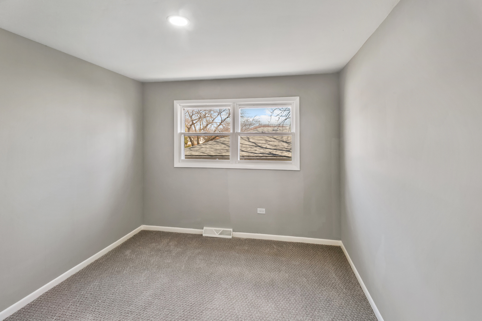 6151 Victoria Drive Property Photo 12
