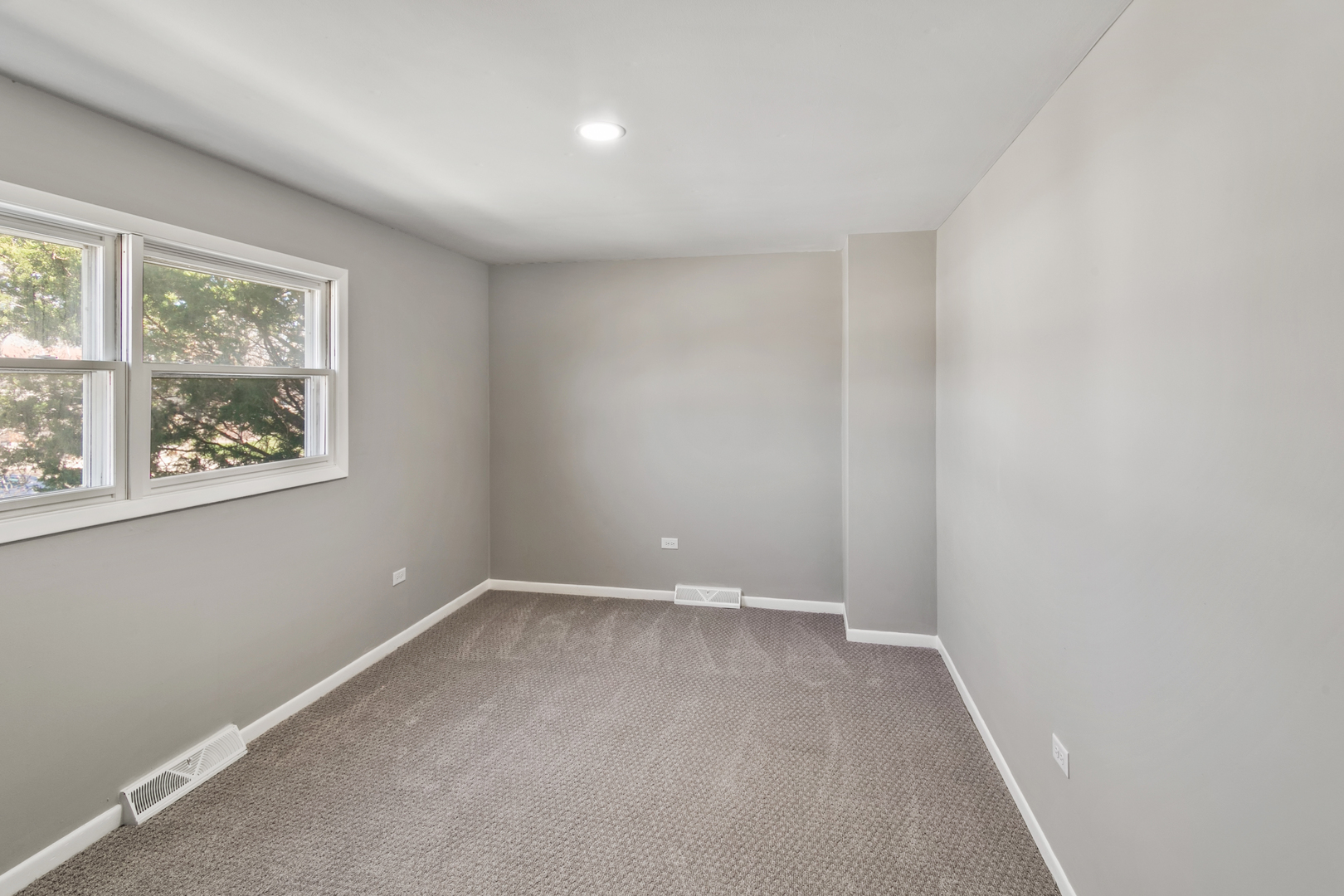 6151 Victoria Drive Property Photo 13