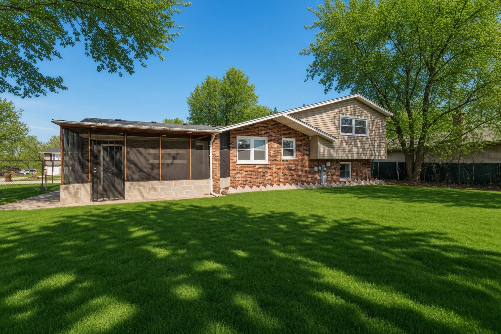 6151 Victoria Drive Property Photo 18