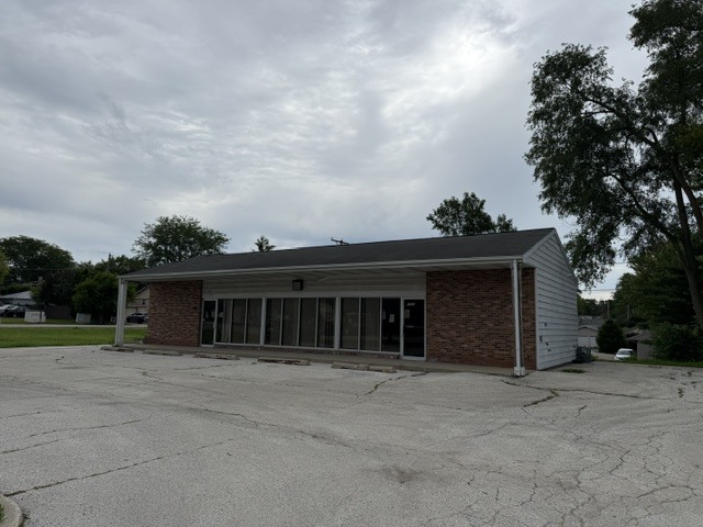 1305 N Fairfield Road Property Photo 2