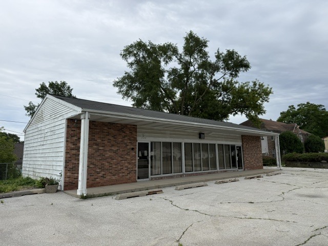 1305 N Fairfield Road Property Photo 3