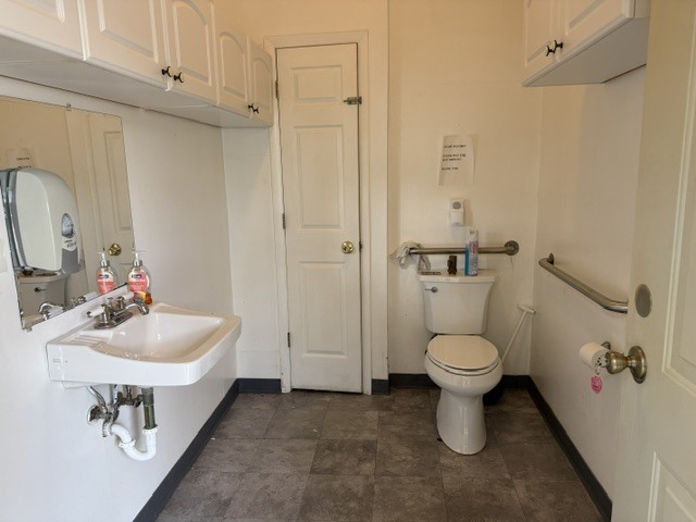 1305 N Fairfield Road Property Photo 6