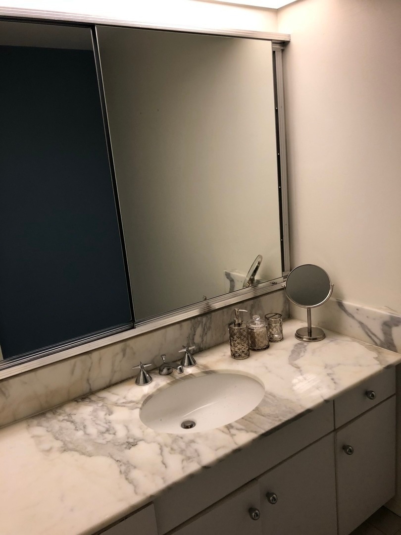 680 N Lake Shore Drive 1509 Property Photo 11