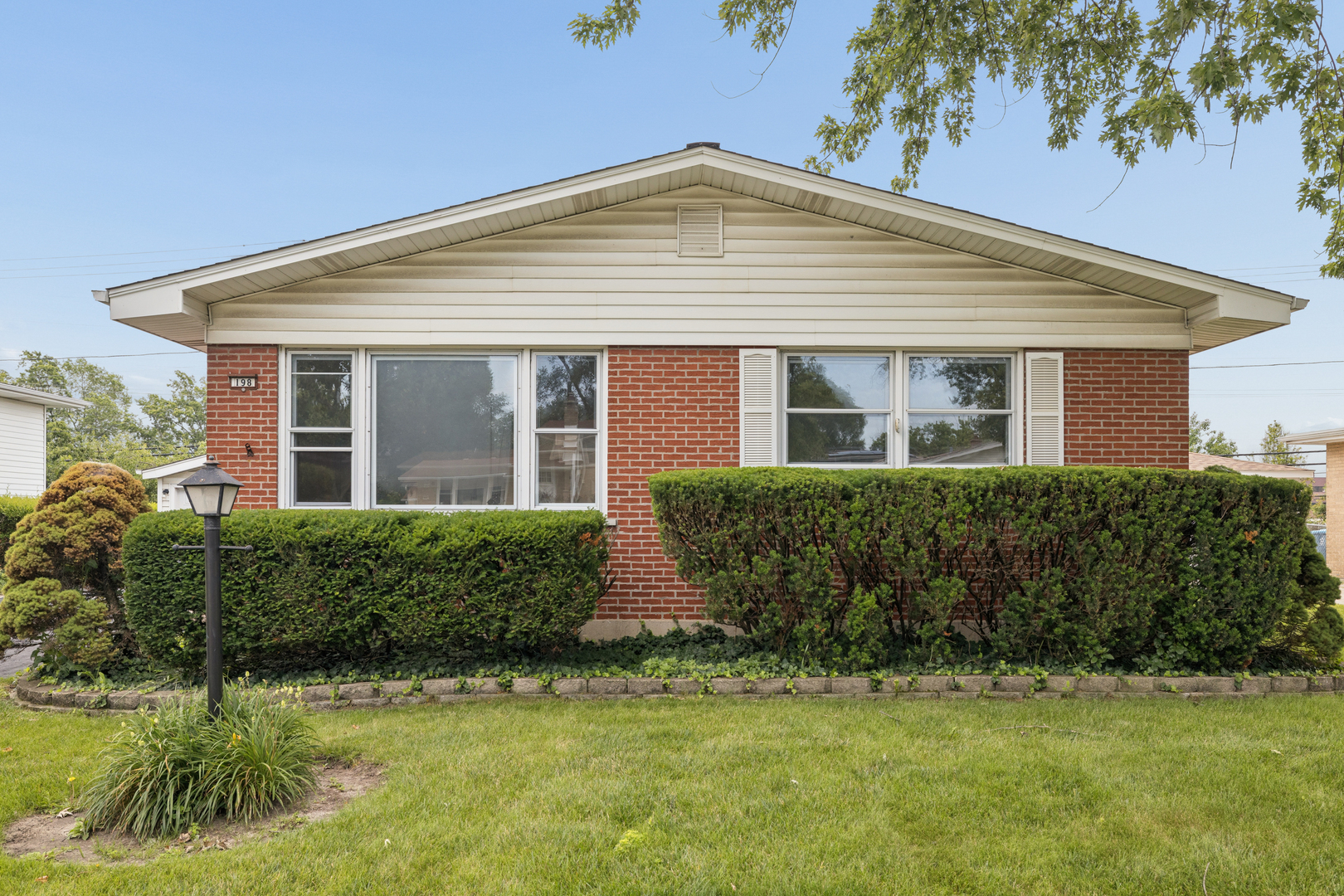 198 W Normandy Drive Property Photo 2
